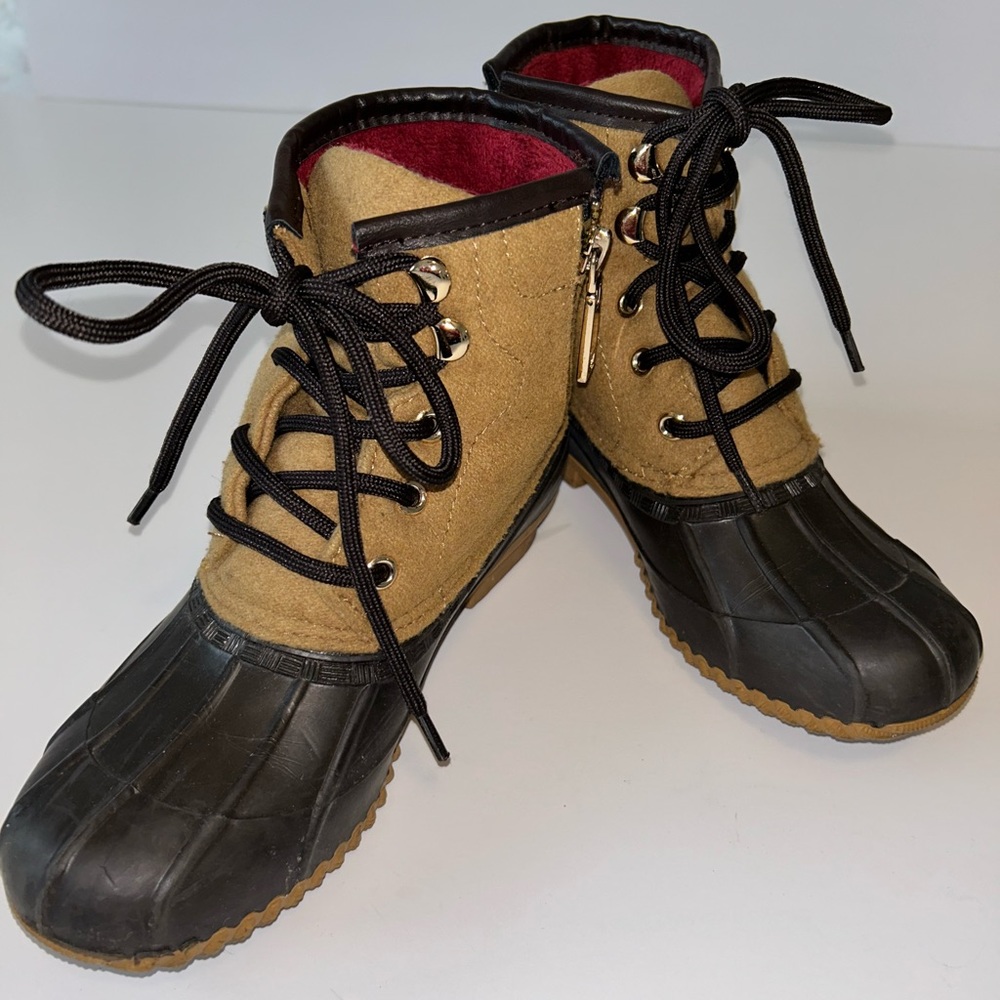Tommy Hilfiger “Roan” women’s duck boots, waterproof, rubber/felt upper- sz 6
